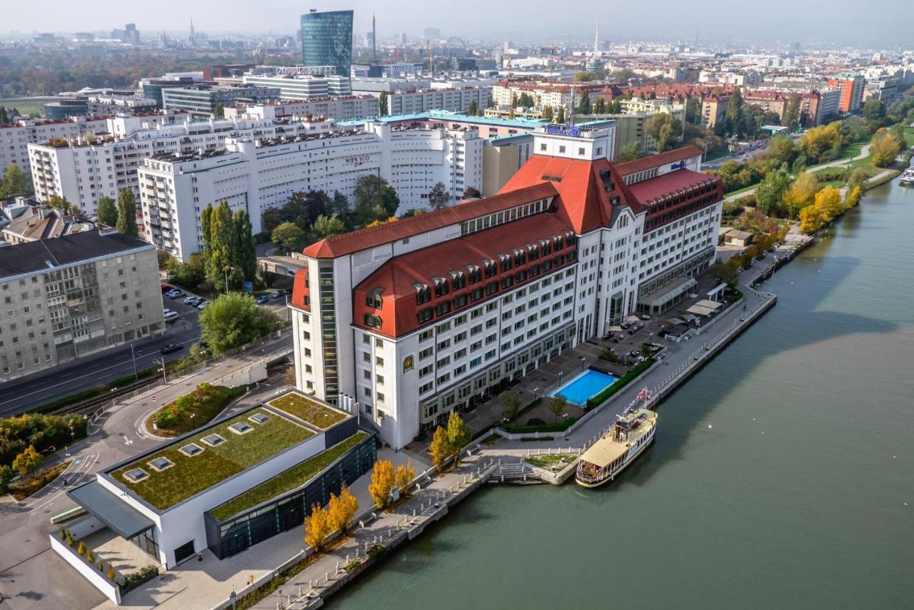 Hilton Vienna Danube Waterfront Image #1 of 41